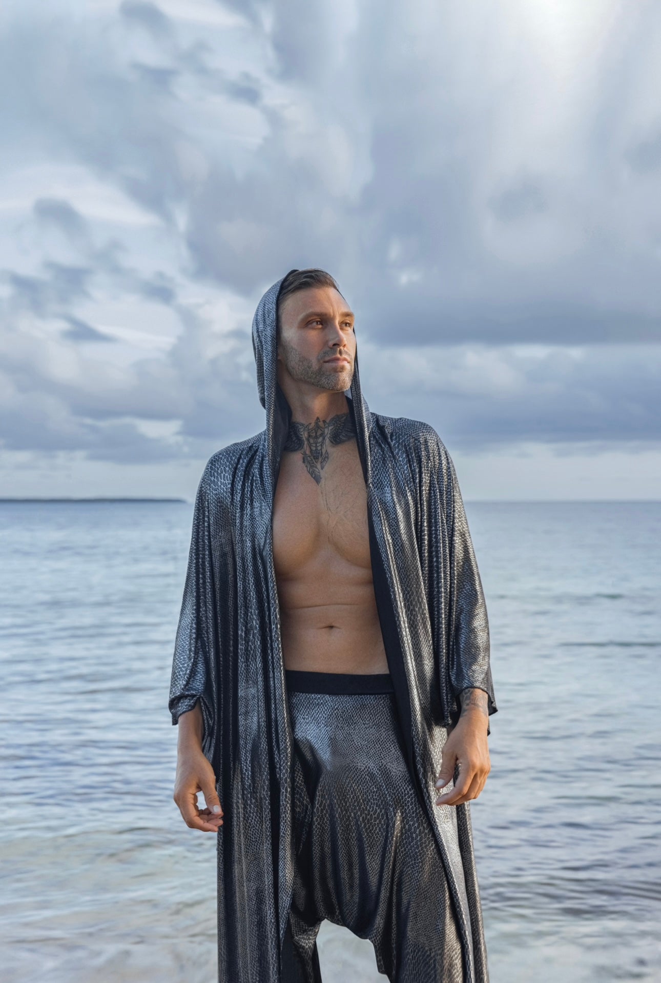 Zenma Men’s Metallic Hooded Kimono and Pants Set