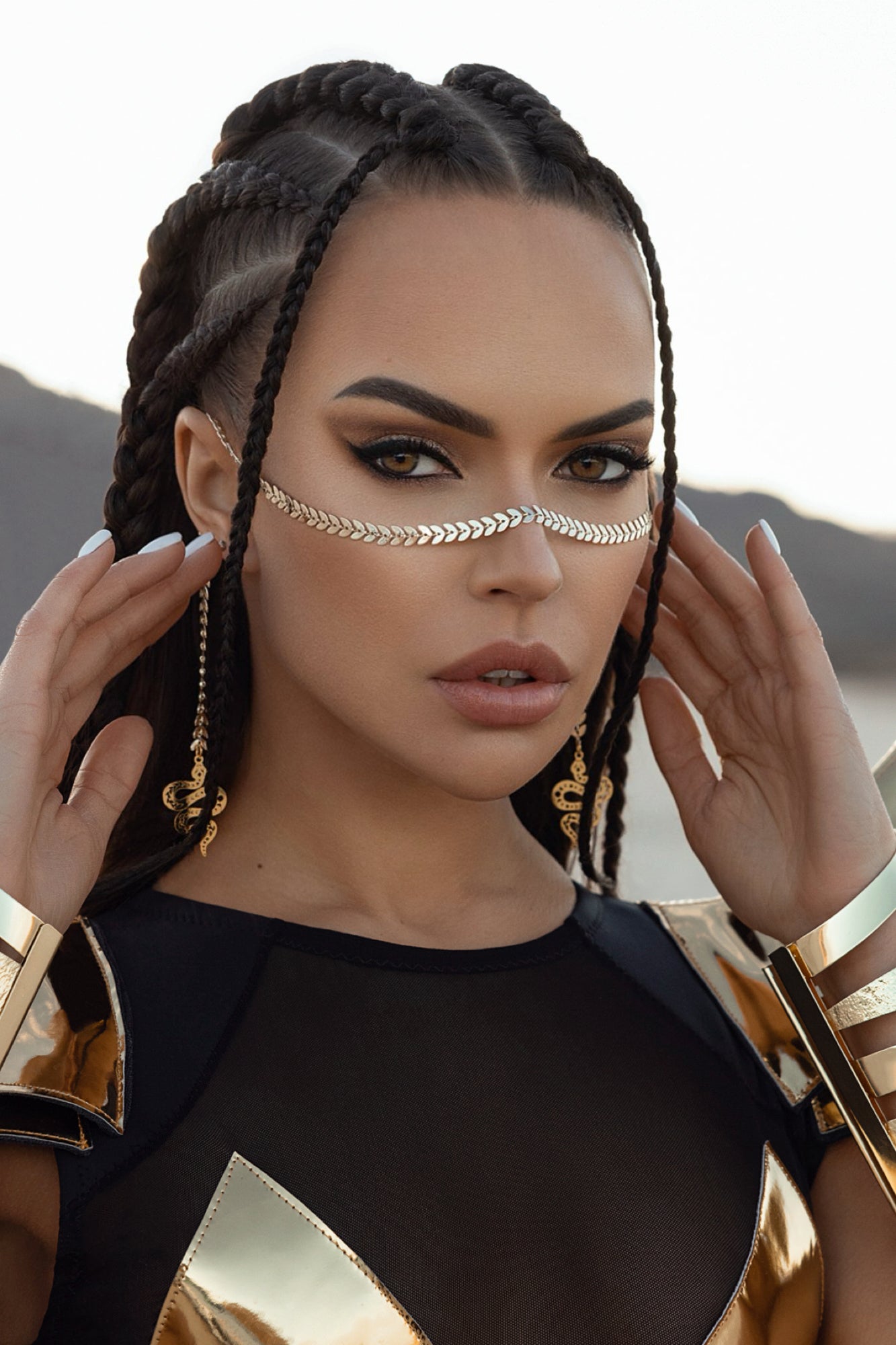 Serpent face chain gold